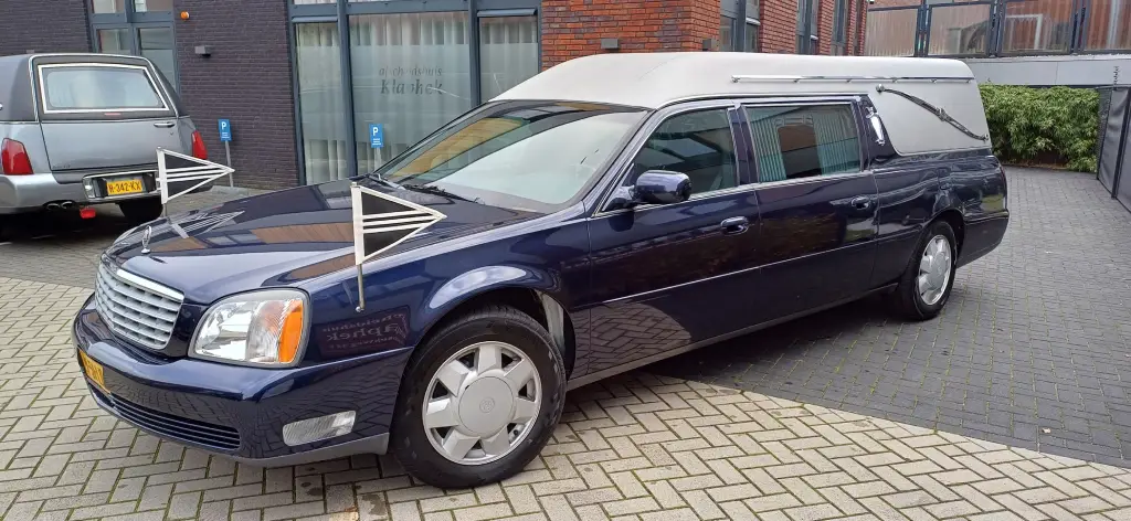 Cadillac blauwe rouwauto - foto 2