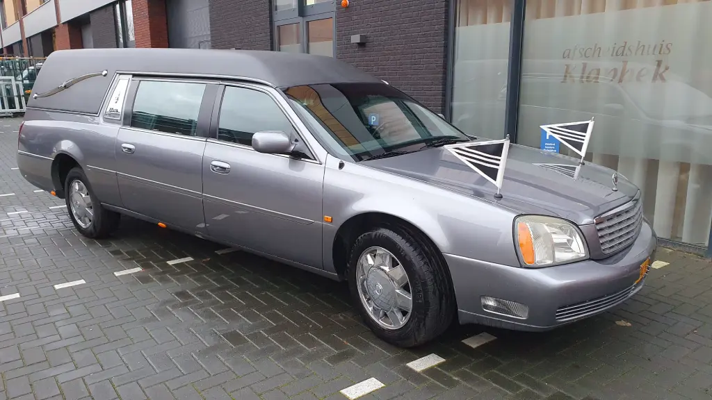 Cadillac grijze rouwauto - foto 6